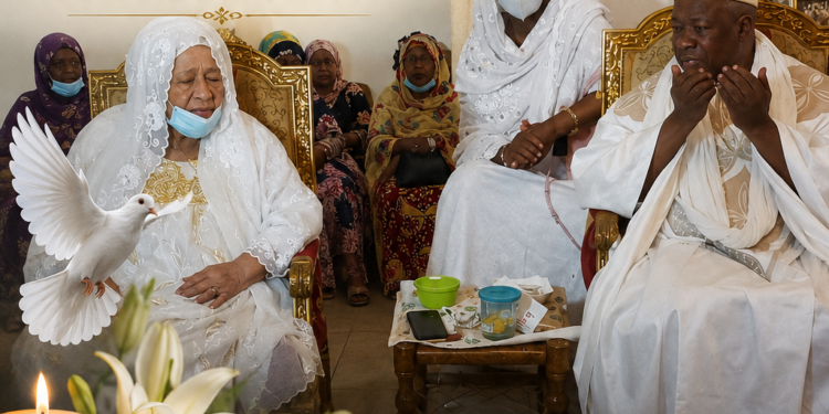 Nécrologie : Décès de Hadja Andrée Touré, ancienne Première Dame de Guinée – ELHADJ DIERIBA DIABY ambassadeur de la paix en Guinée adresse ses sincères condoléances